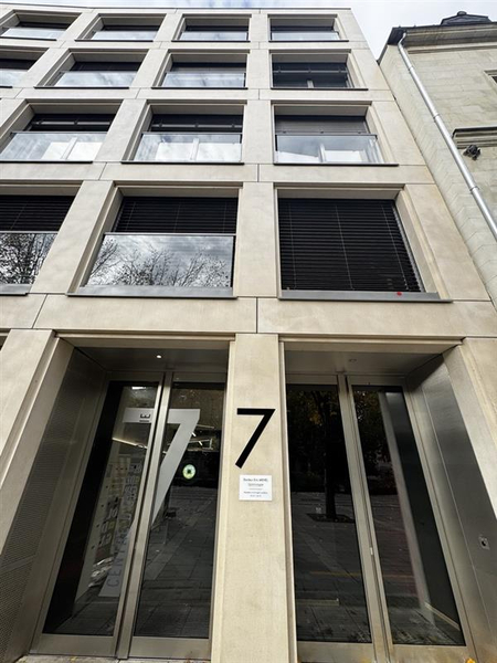 Photo de couverture de Dr Eric MEHEL - Chirurgien ophtalmologiste Nantes - Spécialiste chirurgie réfractive - Opération laser des yeux